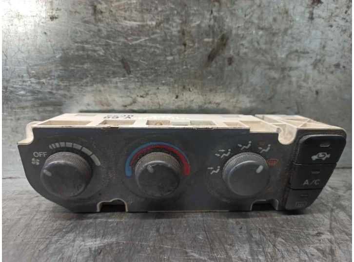 Replacement heater / air conditioning control for Honda CR-V (RD1/3) Basic (RD1) OEM IAM reference BQ919399 
