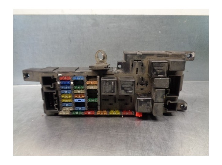 Replacement relay / fuse box for Volvo S80 saloon 2.8 bi-turbo CAT OEM IAM reference 9452993 51832210 