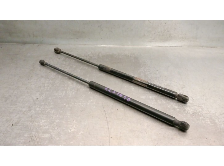 Replacement boot / tailgate shock absorbers for Seat Leon (1P1) 1.9 TDI OEM IAM reference 1P0827550A 1P0827550A MONROE