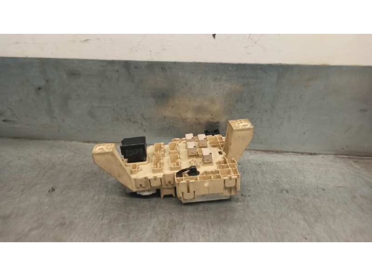 Recambio de caja reles / fusibles para suzuki swift berlina (mz) 1.3 16v cat referencia OEM IAM 3671763J00000  