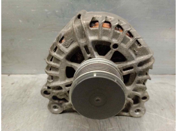 Replacement alternator for Volkswagen Caddy KA/KB (2C) 1.6 TDi OEM IAM reference 03L903024M 2617854A VALEO