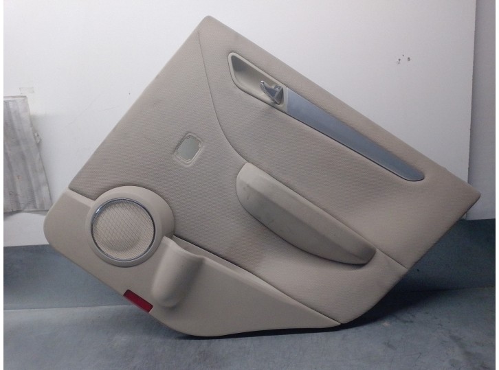 Recambio de guarnecido puerta trasera derecha para mercedes-benz clase b (w245) 2.0 cat referencia OEM IAM A16973050708M24  