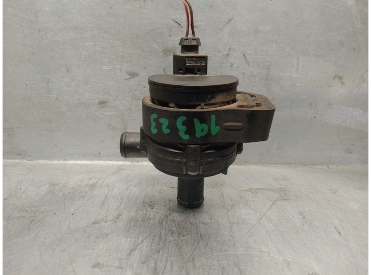 Recambio de bomba agua para mercedes-benz clase b (w245) 2.0 cat referencia OEM IAM A2118350028 3130591163 BOSCH