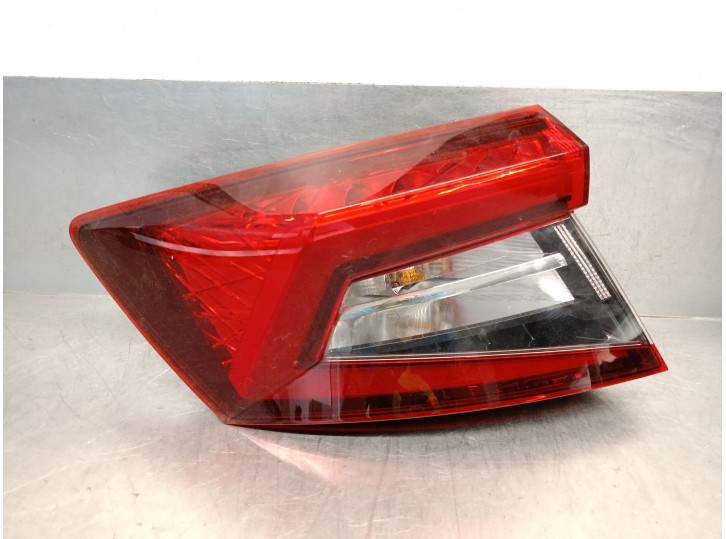 Recambio de piloto trasero izquierdo para skoda karoq (nu7, nd7) 1.5 tsi referencia OEM IAM 57A945711 57A945711 