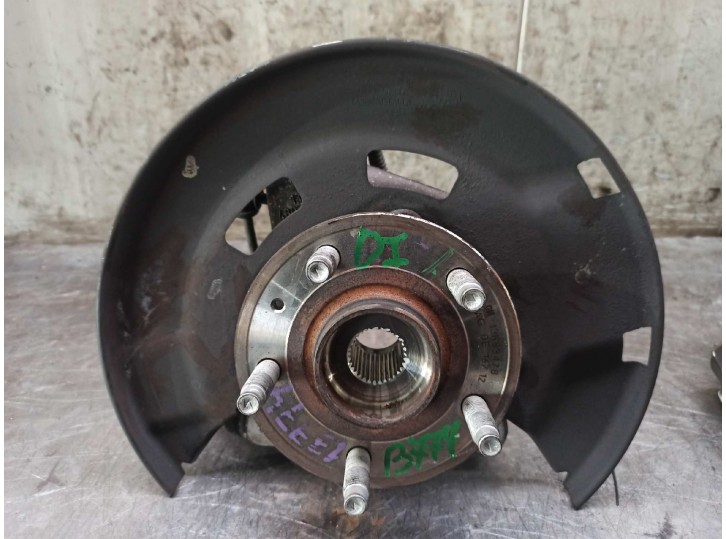 Recambio de mangueta delantera izquierda para opel astra j gti 1.4 sedan p10 referencia OEM IAM 13583478 