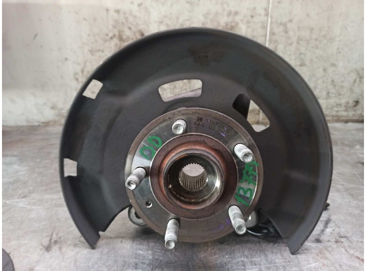 Recambio de mangueta delantera derecha para opel astra j gti 1.4 sedan p10 referencia OEM IAM 13583478  