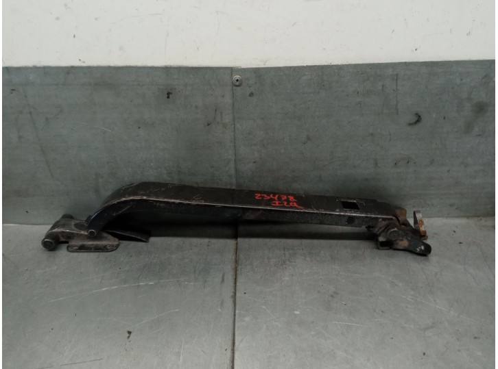 Recambio de retenedor puerta para opel movano b kasten/combi 2.3 cdti referencia OEM IAM 904702142R 93168605 