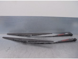 Recambio de brazo limpia delantero derecho para ford fiesta berl./courier 1.1 cat referencia OEM IAM 6164248 