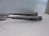 Recambio de brazo limpia delantero derecho para ford fiesta berl./courier 1.1 cat referencia OEM IAM 6164248  