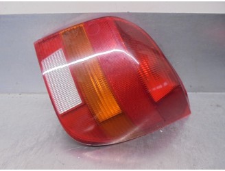 Recambio de piloto trasero derecho para ford fiesta berl./courier 1.1 cat referencia OEM IAM 7070864  