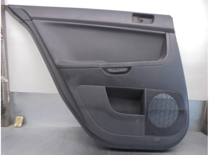 Recambio de guarnecido puerta trasera izquierda para mitsubishi lancer berlina (cy0) 2.0 di-d cat referencia OEM IAM 7222A257XG 