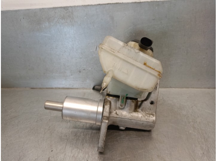 Recambio de bomba freno para audi a4 ber. (b8) 2.0 16v tdi referencia OEM IAM 8K0611301A TRW