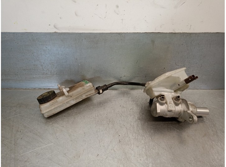 Recambio de bomba freno para citroën c4 berlina 1.6 16v hdi referencia OEM IAM 0204051007  BOSCH