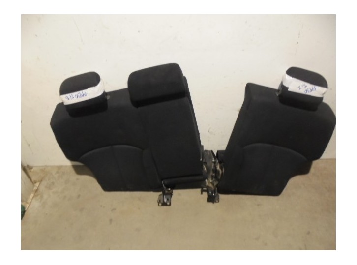Recambio de asientos traseros para subaru legacy kombi/outback b14 2.0 diesel cat referencia OEM IAM TELA NEGRA 5 PUERTAS