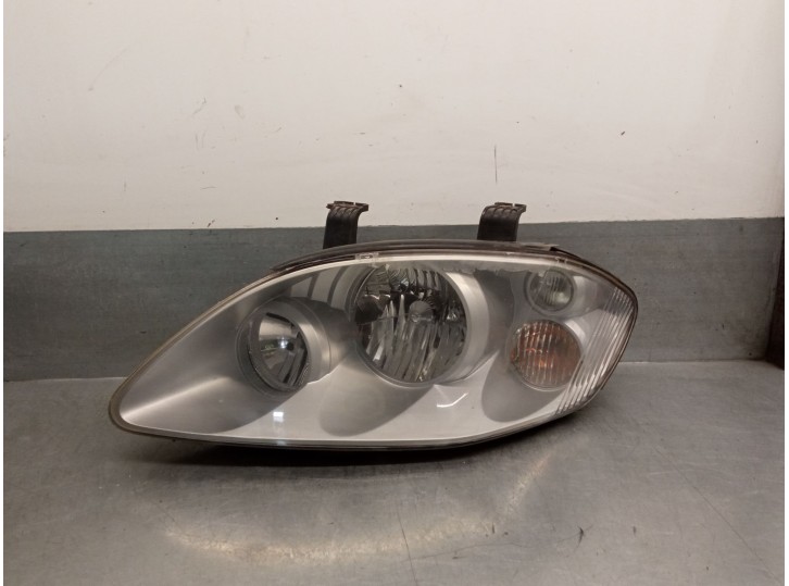 Recambio de faro izquierdo para ssangyong rodius i 2.7 xdi referencia OEM IAM 8310121303 8310121303 