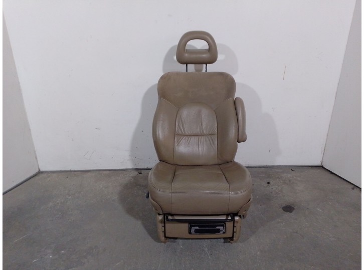 Recambio de asiento delantero derecho para chrysler voyager (rg) 2.5 crd grand voyager limited referencia OEM IAM WC501T5AA WC50