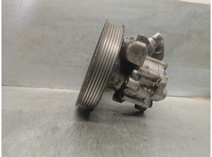 Replacement power steering pump for BMW 3 Series sedan (E46) 1.9 CAT OEM IAM reference 32411094964 32411094964 
