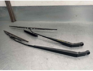 Recambio de brazo limpia delantero derecho para tata indica 2006 1.4 63 kw referencia OEM IAM 