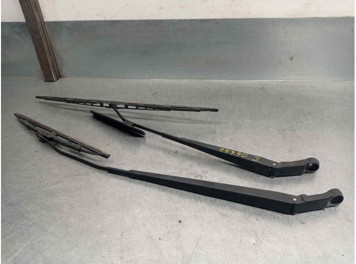 Recambio de brazo limpia delantero derecho para tata indica 2006 1.4 63 kw referencia OEM IAM 