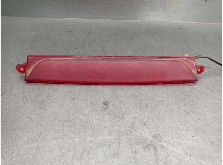 Recambio de luz central de freno para tata indica 2006 1.4 63 kw referencia OEM IAM 