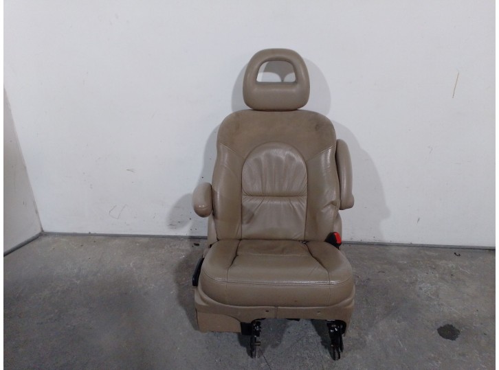 Recambio de asientos trasero derecho para chrysler voyager (rg) 2.5 crd grand voyager limited referencia OEM IAM UK261T5AA UK261