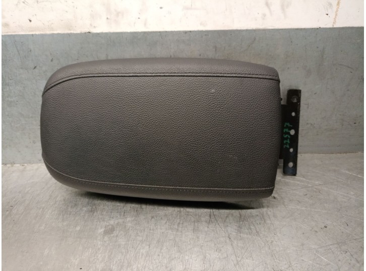 Recambio de apoyabrazos central para kia xceed (cd) 1.6 crdi 115 referencia OEM IAM 84660J7100WK 84660J7100WK 