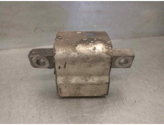 Replacement engine mount for Mercedes-Benz E-Class (W210) saloon diesel 2.2 CDI CAT OEM IAM reference A2202400118 