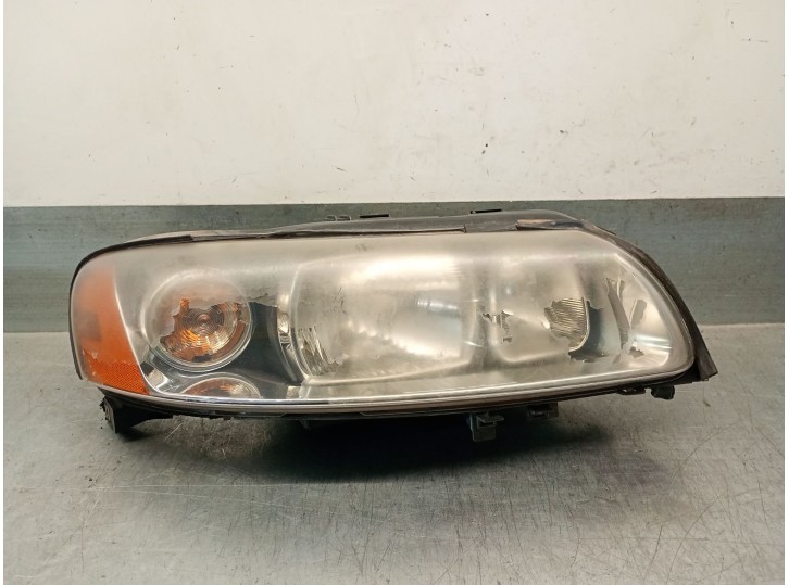 Replacement right headlight for Volvo S60 I (384) 2.4 OEM IAM reference 30698826 30698826 89900256 VALEO