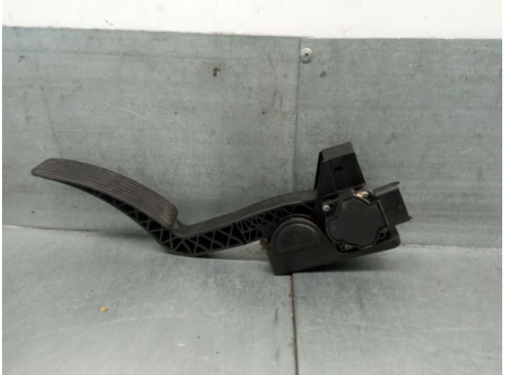 Recambio de potenciometro pedal para ssangyong rodius i 2.7 xdi referencia OEM IAM 2055021001 2055021001 