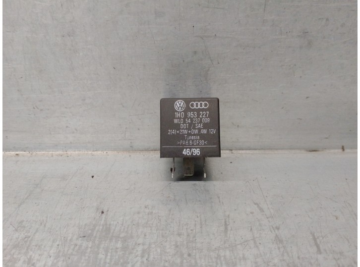 Recambio de rele para porsche boxster (typ 986) 2.5 cat referencia OEM IAM 1H0953227  