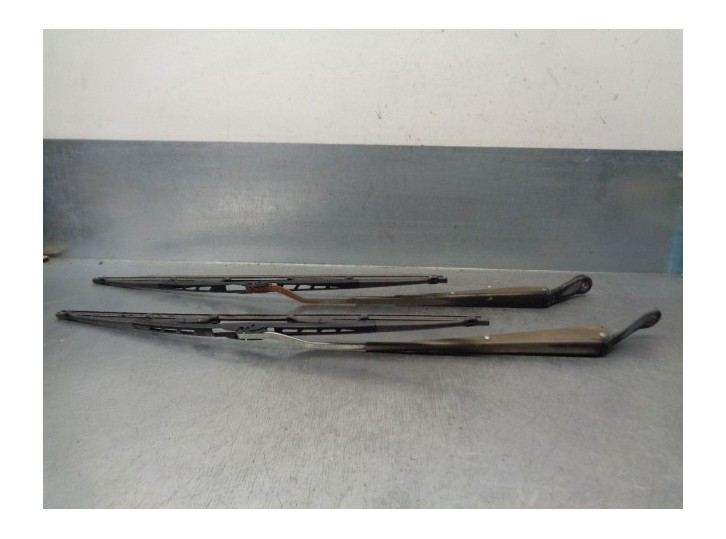 Recambio de brazo limpia delantero derecho para saab 9000 / 9000 cs 2.0 cat referencia OEM IAM 4095634  