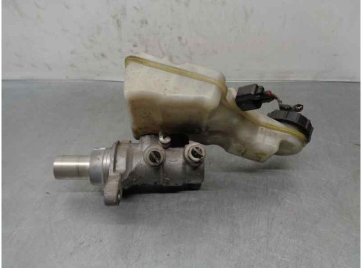 Replacement brake master cylinder for Ford Focus Lim. (CB8) 1.6 TDCi CAT OEM IAM reference DV612140J 