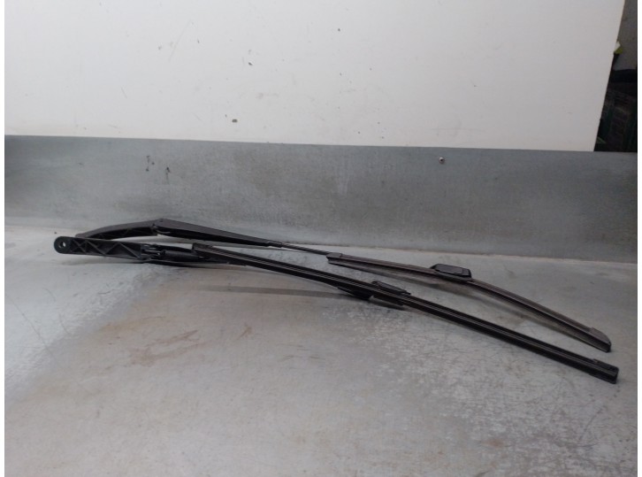 Recambio de brazo limpia delantero derecho para alfa romeo giulietta (191) 2.0 jtdm referencia OEM IAM 50509404 50509402 