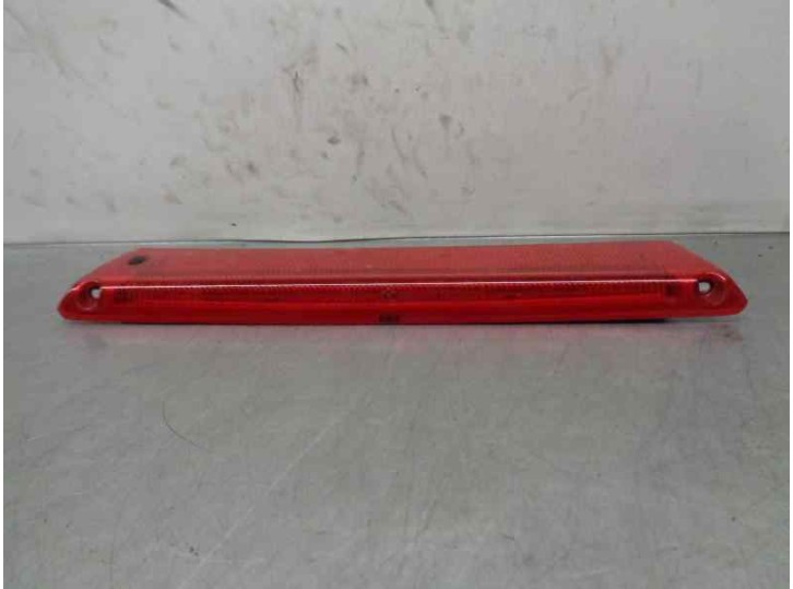 Replacement center brake light for Ford Focus saloon (CB8) 1.6 TDCi CAT OEM IAM reference 8A6113A613DA 8A6113A613AE 