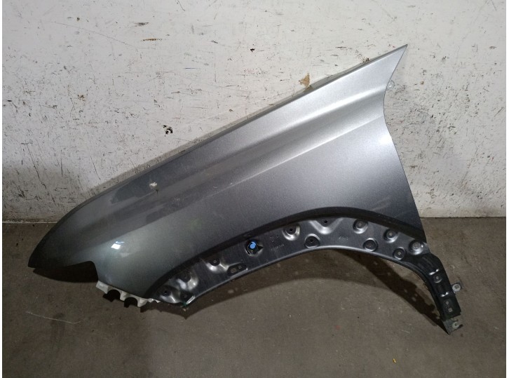 Recambio de aleta delantera izquierda para dacia duster (hm_) 1.0 tce 90 referencia OEM IAM 5548823 