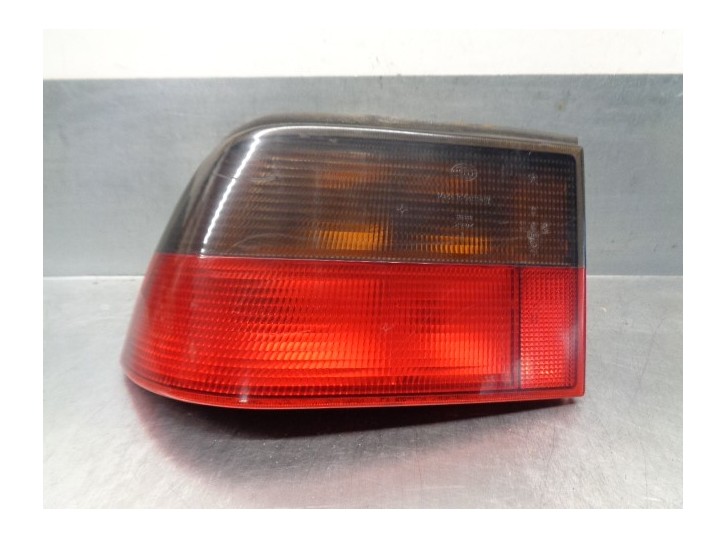 Replacement left rear light for Saab 9000 / 9000 CS 2.0 CAT OEM IAM reference 9084039 