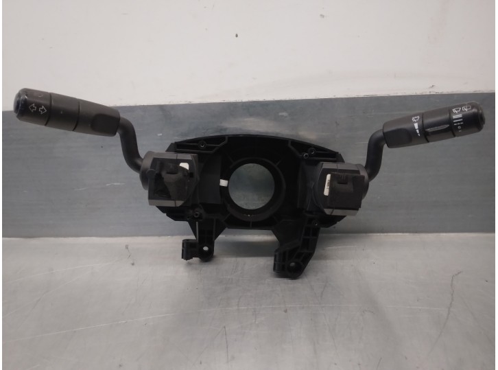 Recambio de mando luces para land rover discovery 2.7 td v6 cat referencia OEM IAM XPB500280PVJ 