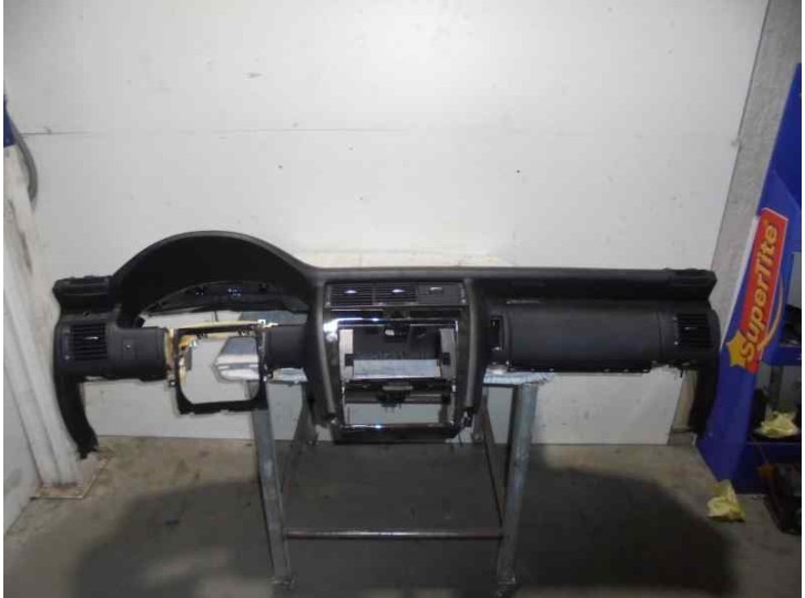 Recambio de salpicadero para audi s8 (d2) 4.2 v8 40v referencia OEM IAM 4D1857041AA24A NEGRO 