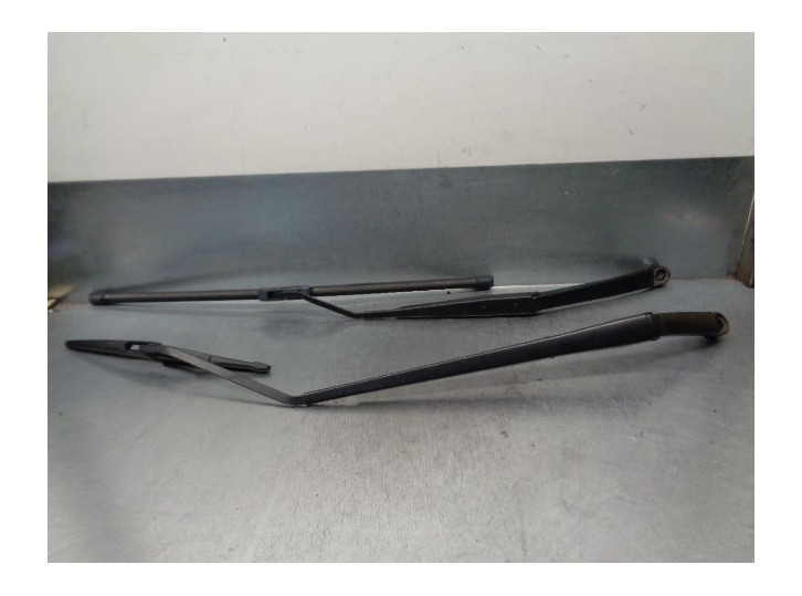 Recambio de brazo limpia delantero derecho para toyota avensis verso (m20) 1998 referencia OEM IAM 8521144080 8521144060 