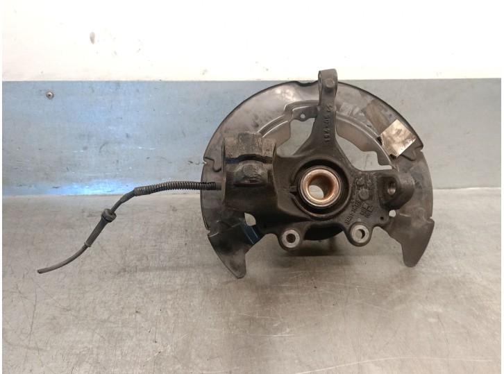 Recambio de mangueta delantera derecha para volvo v50 familiar 2.0 diesel cat referencia OEM IAM 3M513K170BH 31212948 