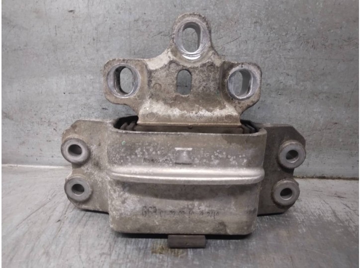 Replacement left engine mount for Skoda Octavia Combi (1Z5) 2.0 TDI DPF OEM IAM reference 1K0199555 