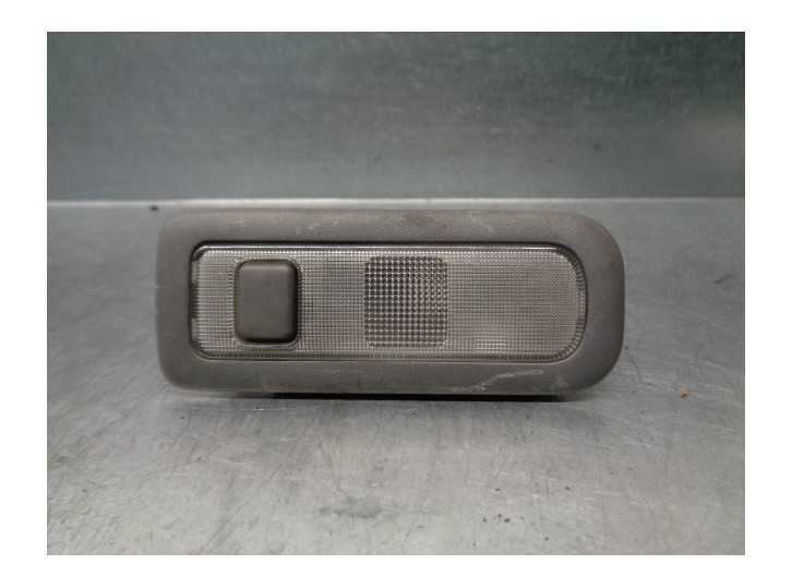 Recambio de luz interior para toyota avensis verso (m20) 1998 referencia OEM IAM 8125022030B1 TRASERA