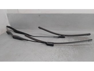 Recambio de brazo limpia delantero derecho para volvo s40 berlina 2.0 diesel cat referencia OEM IAM 8623159 DERECHO E IZQ 