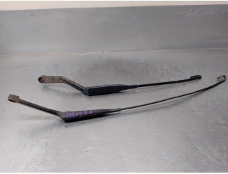 Recambio de brazo limpia delantero derecho para opel omega b 2.0 16v cat (x 20 xev / l34) referencia OEM IAM 90493822 90493823 