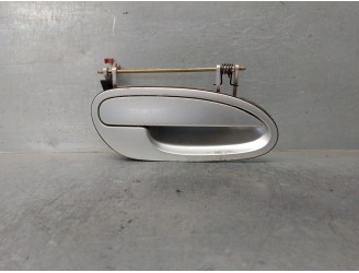 Recambio de maneta exterior delantera derecha para opel omega b 2.0 16v cat (x 20 xev / l34) referencia OEM IAM 138214  4 PUERTA
