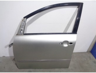 Recambio de puerta delantera izquierda para toyota avensis verso (m20) 1998 referencia OEM IAM 6700244060 GRIS 5 PUERTAS