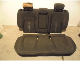Recambio de asientos traseros para kia sportage 1.6 cat referencia OEM IAM TELA NEGRA 5 PUERTAS