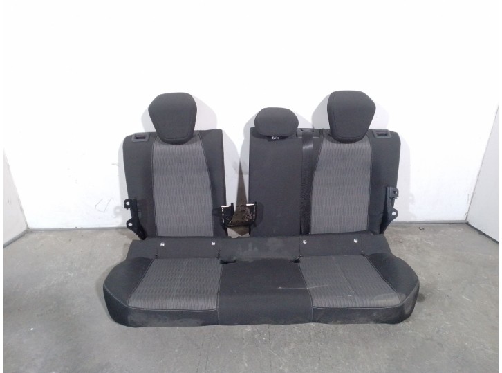 Recambio de asientos traseros para opel corsa f (p2jo) 1.2 (68) referencia OEM IAM F12XHL(EB2ADTD)  
