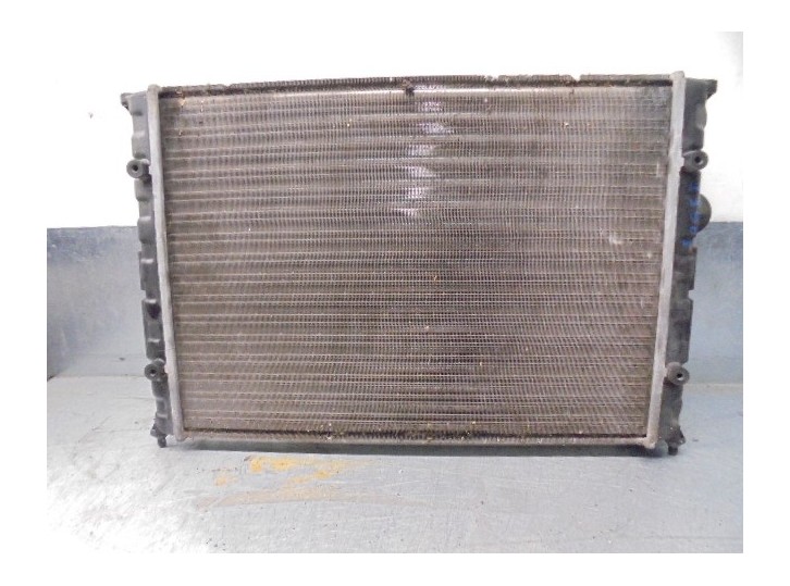 Recambio de radiador agua para volkswagen golf iii berlina (1h1) 1.4 referencia OEM IAM 754943L 