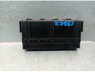 Recambio de caja reles / fusibles para toyota verso 1.6 16v cat referencia OEM IAM 8264147020 72818502